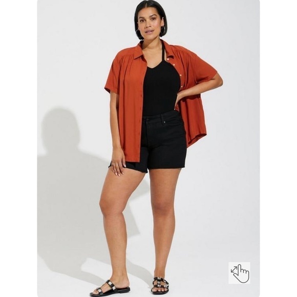 Torrid 5 Inch Vintage Stretch Mid-Rise Short - Deep Black - Picture 6 of 6